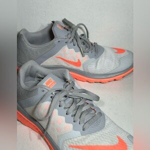 Nike Women's 7.5 FS Lite Run 3